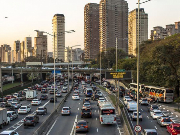 Circulação de veículos de carga foi liberada em São Paulo